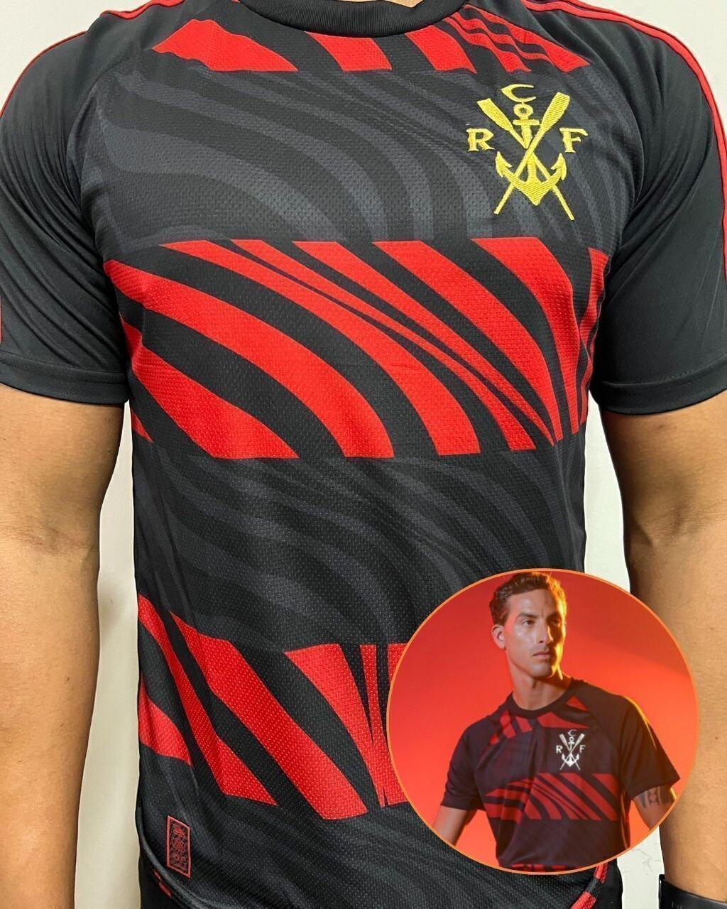 15491719216-4-785cc6ddee92f8ab7317681474068529-1024-1024-1.jpg Camiseta Flamengo Pherusa comemoração 130 anos - Imagem 1