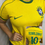 Camisa Brasil Amarelo Retrô Ronaldinho 1998/99 Feminina / Infantil