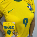 Camisa Brasil Amarelo Retrô Ronaldo 1998/99 Feminina / Infantil